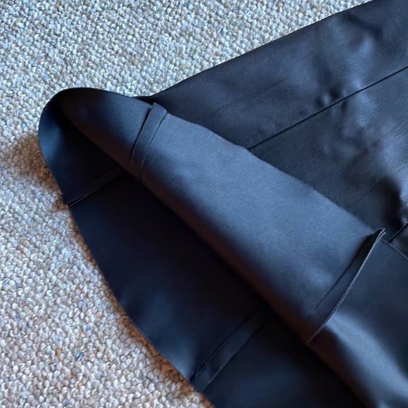 Women’s Guess pleather mini skirt Sz S - Picture 5 of 5